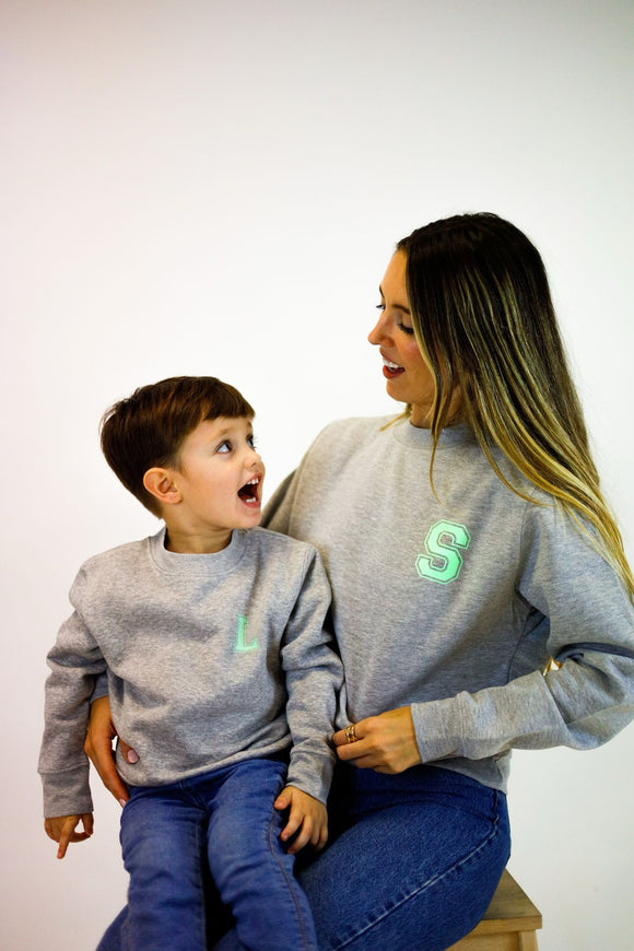 SUDADERA PERSONALIZADA MINI INICIAL