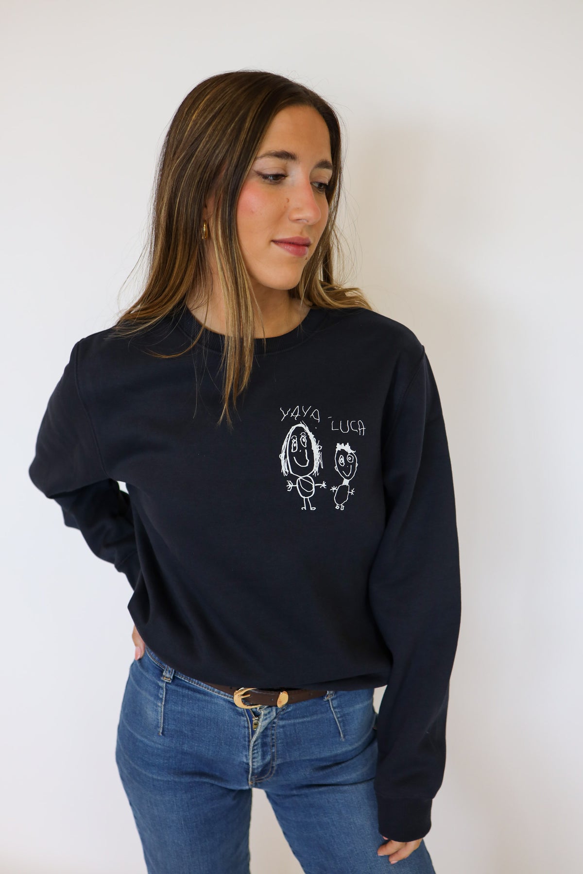 Vista frontal de la sudadera Dibujo azul marino