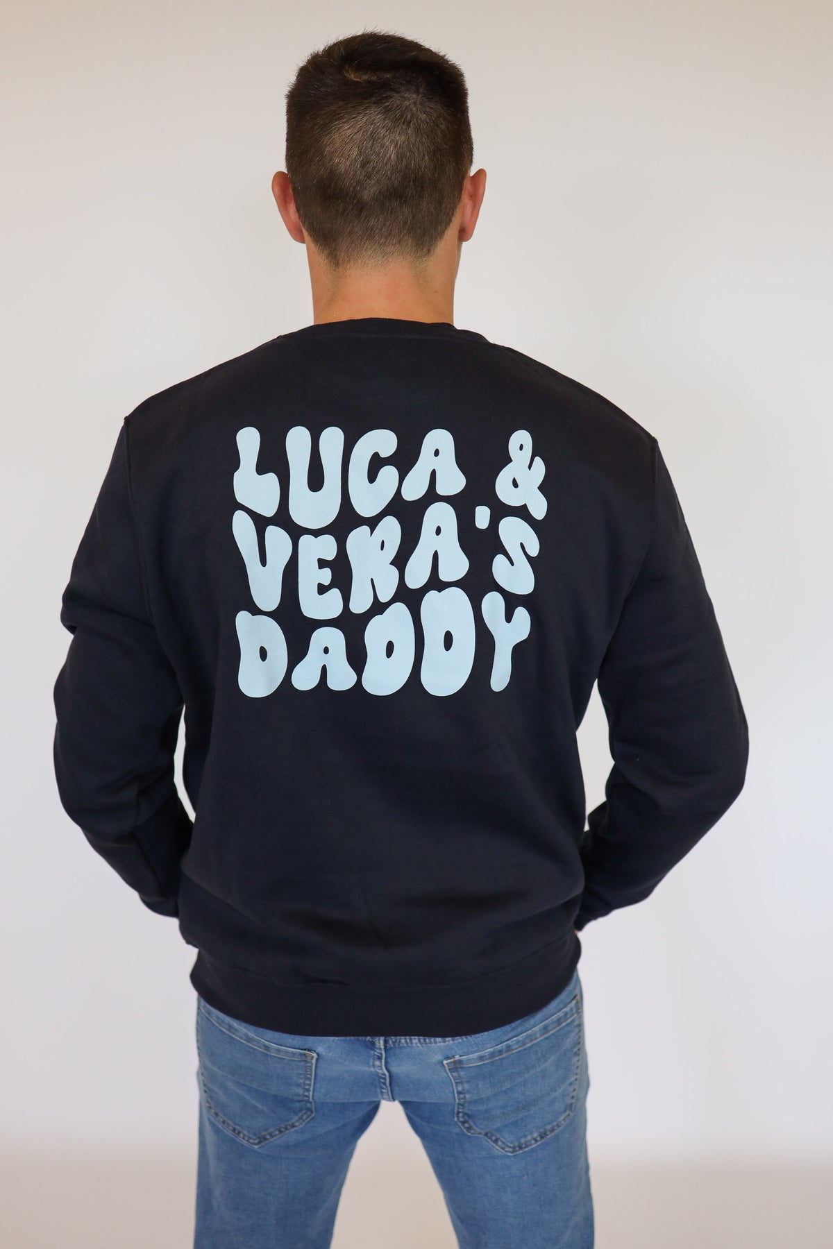 Vista trasera de la sudadera Surfer azul marino personalizada