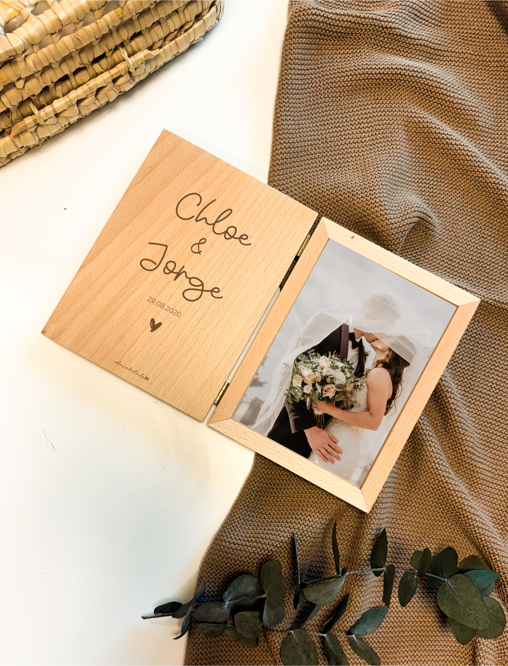 MARCO LIBRO "NOMBRES"