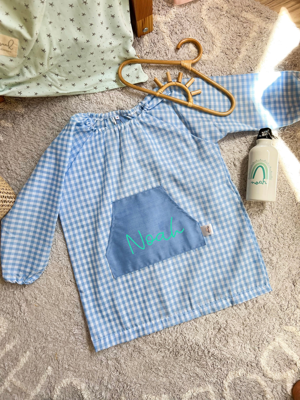 Bata vichy azul con bolsillo y nombre personalizados
