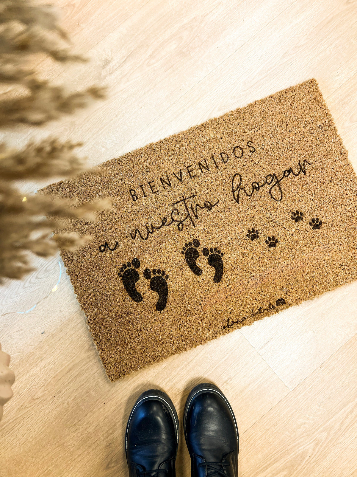 Felpudo personalizado de bienvenida con nombres y huellas
