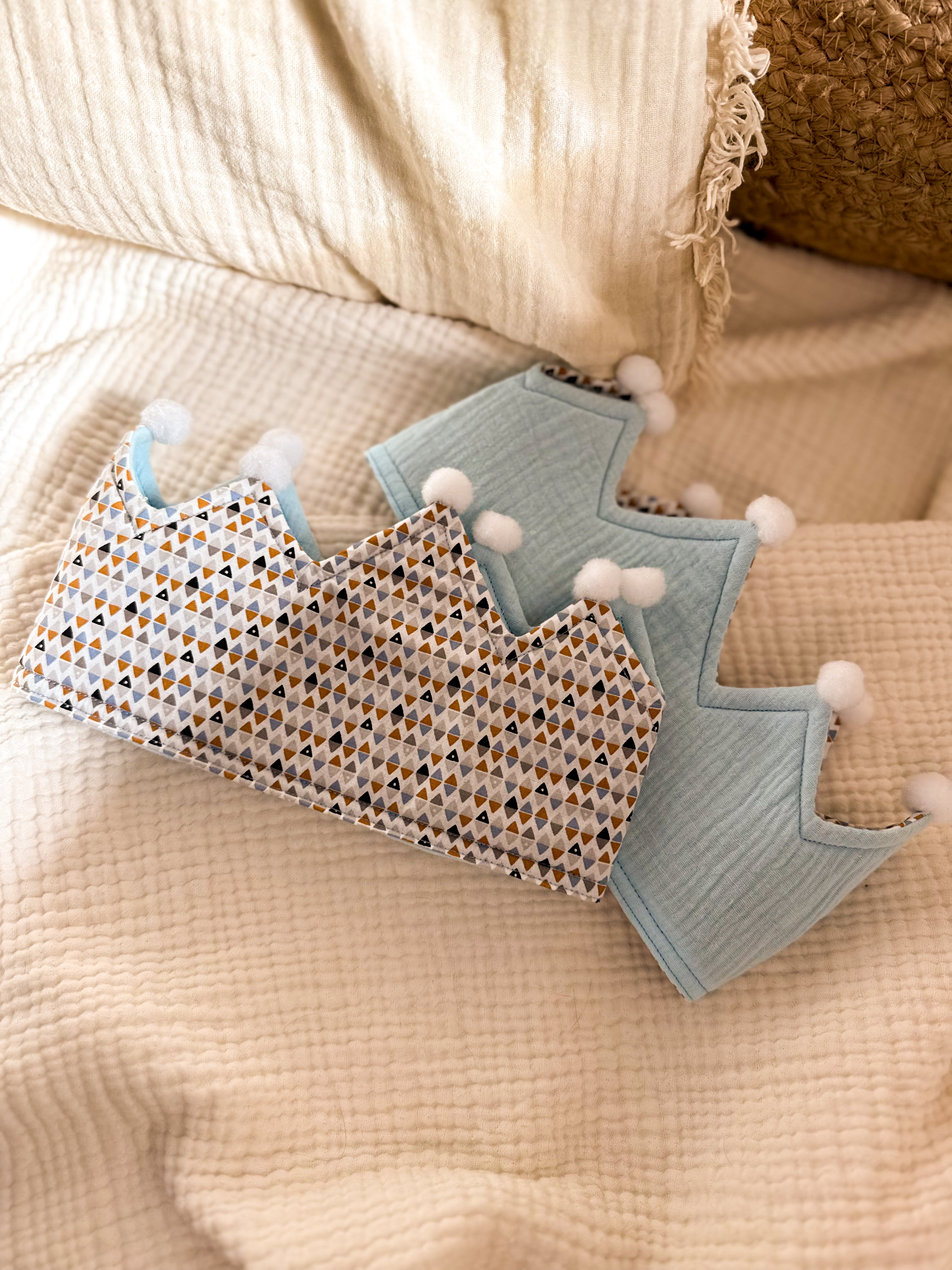 CORONA CUMPLEAÑOS TRIÁNGULOS - Ohana Details