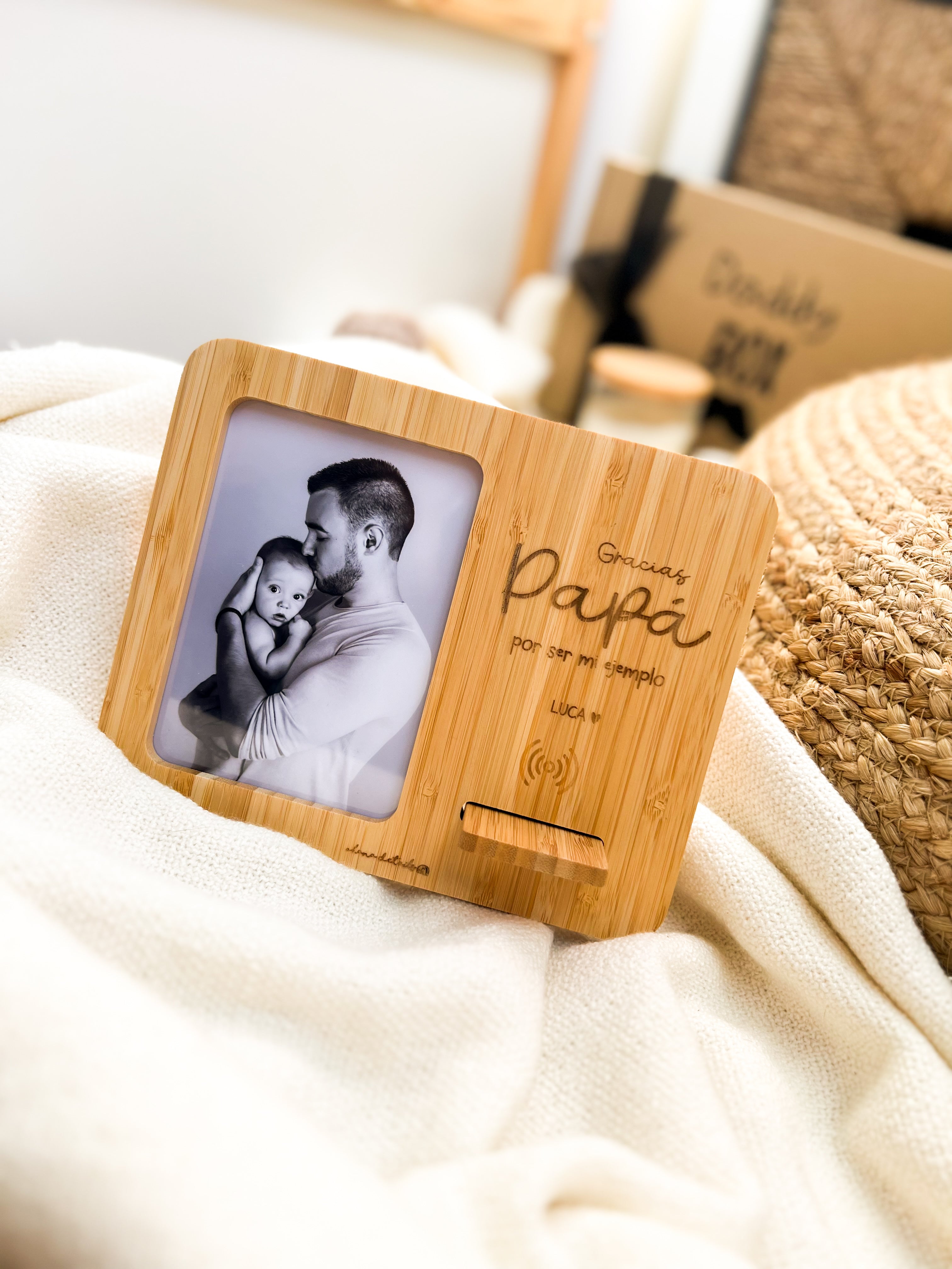 CARGADOR / MARCO PARA PAPÁ