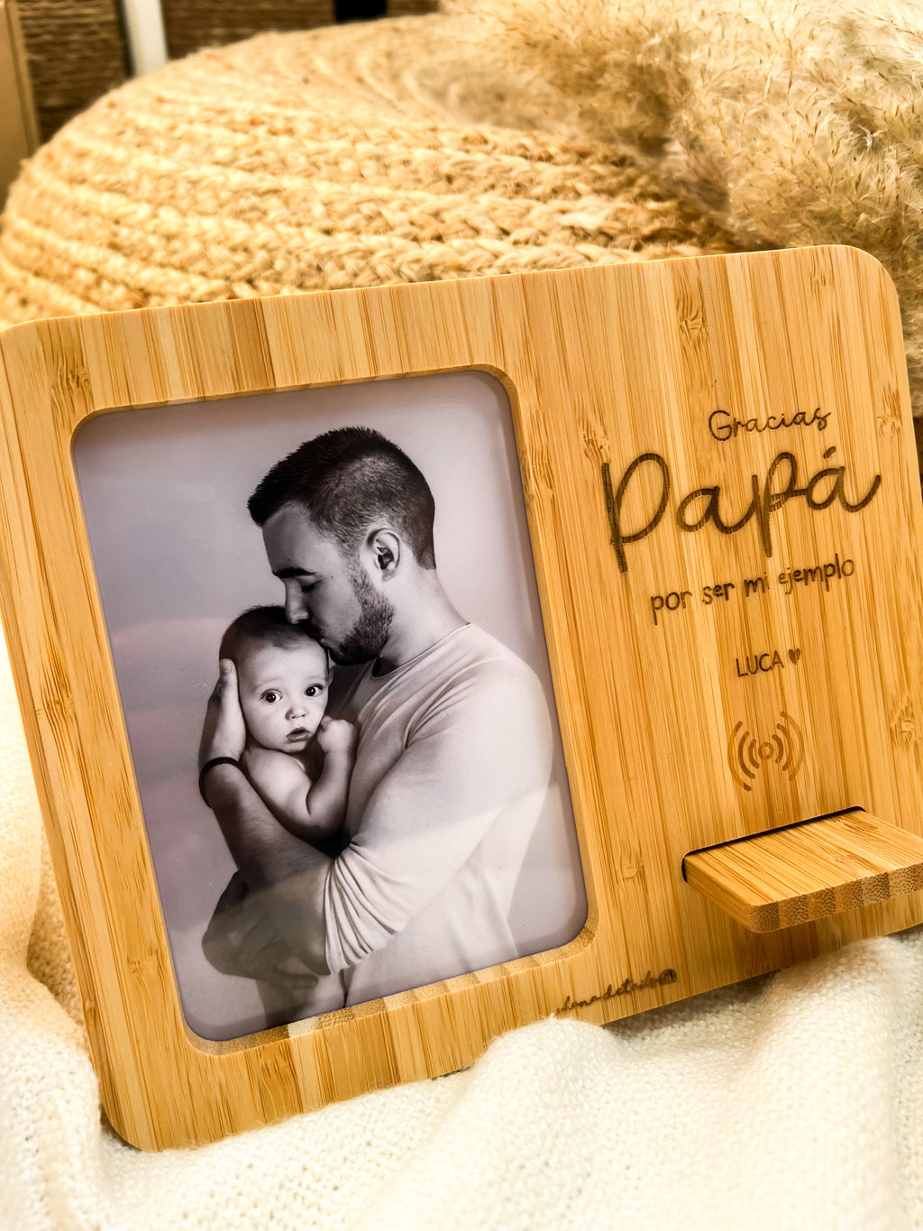 CARGADOR / MARCO PARA PAPÁ