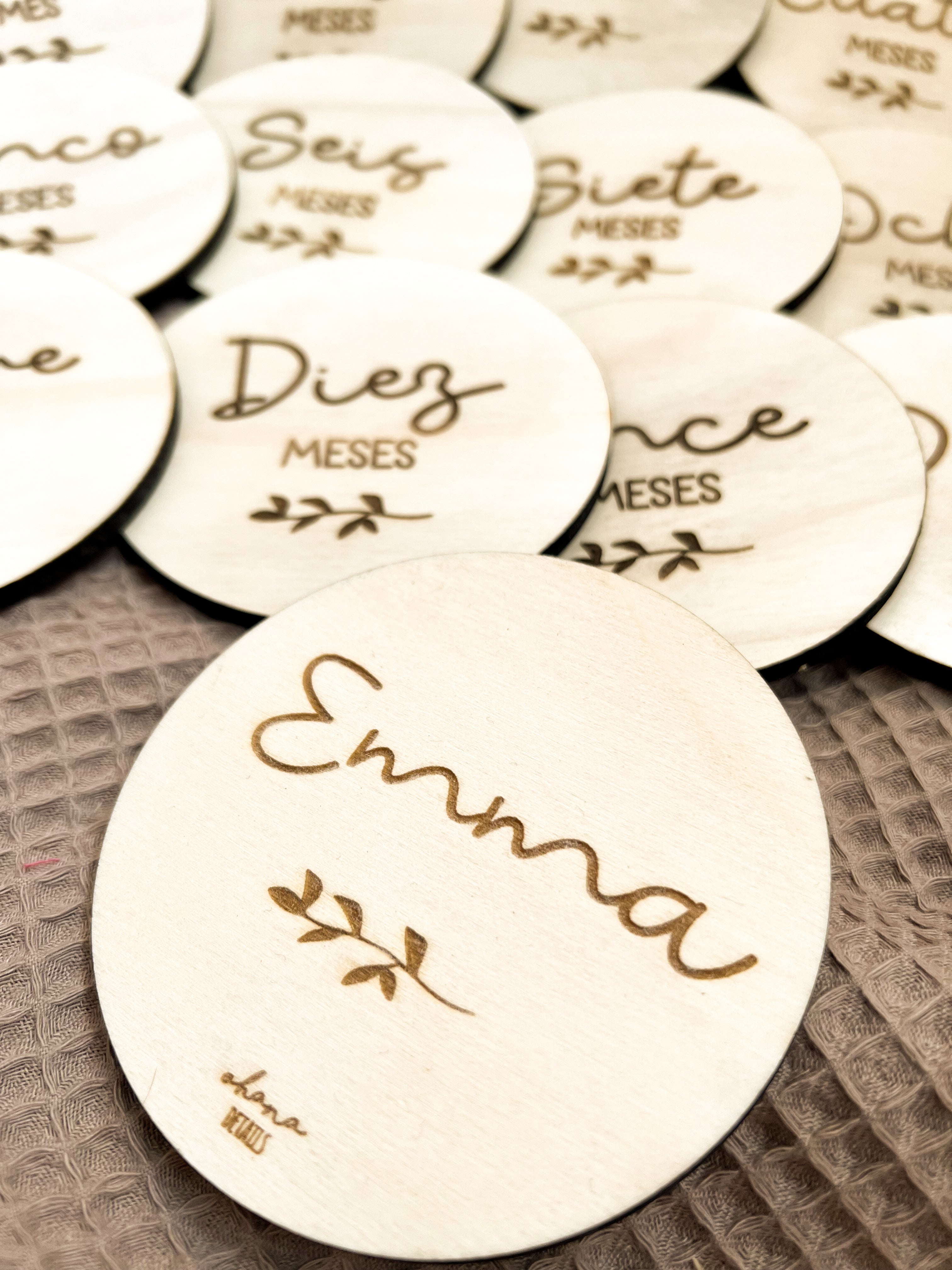 PLACAS CUMPLE MES GRABADO