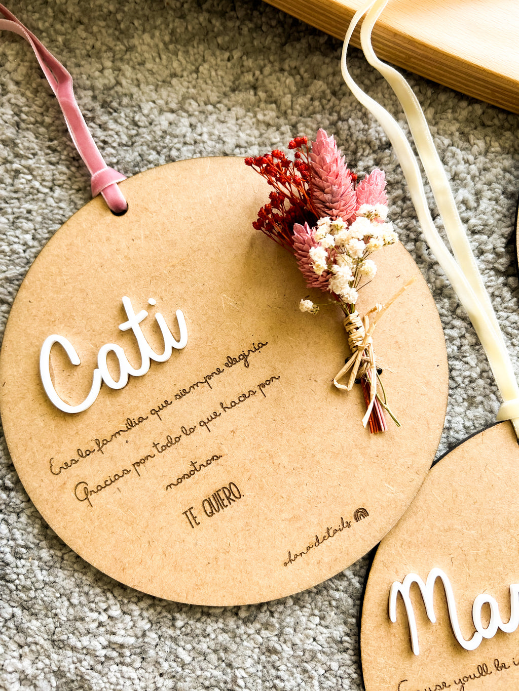 PLACA INVITADOS FLORES