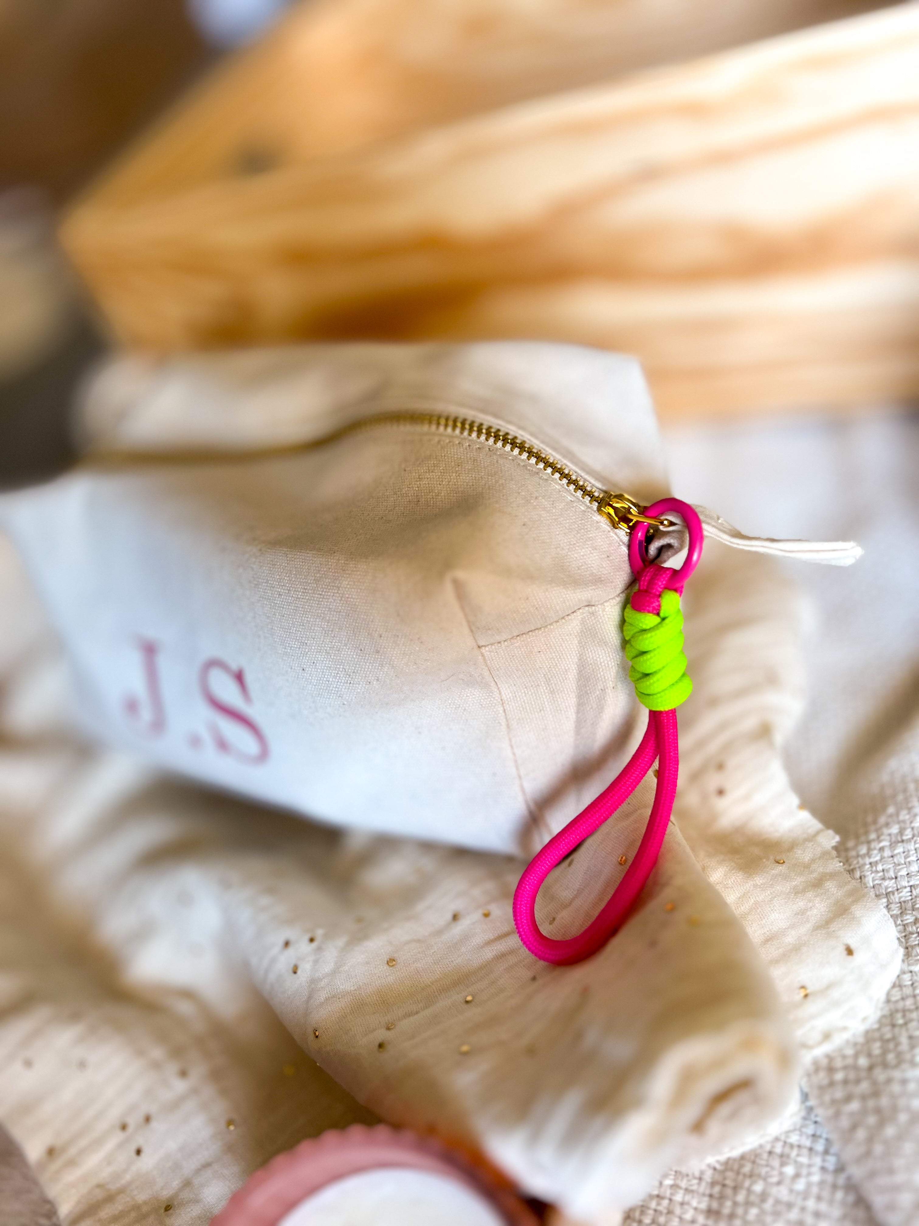 NECESER INICIALES PERSONALIZADO