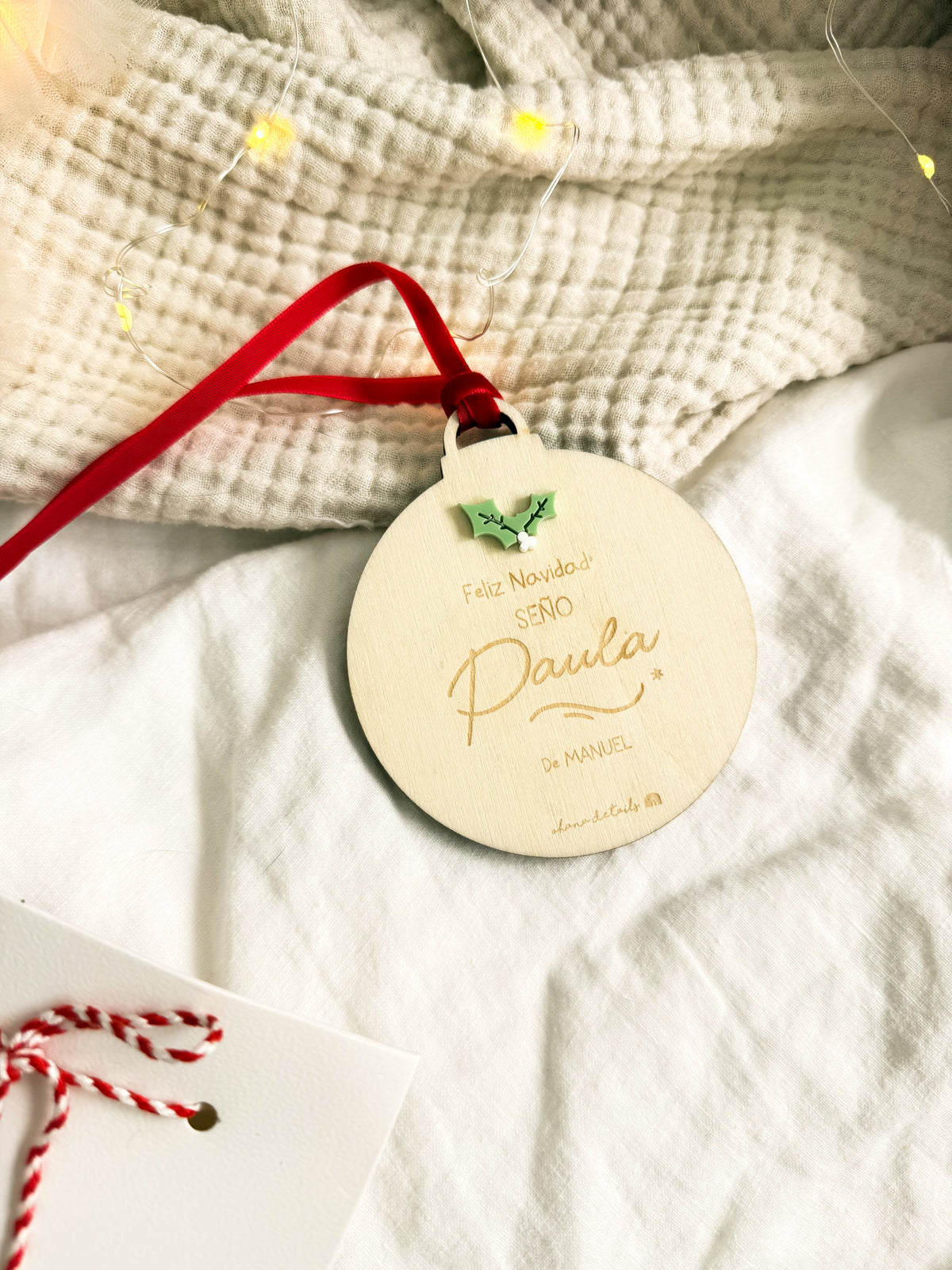 BOLA NAVIDAD SEÑO/PROFE - Ohana Details