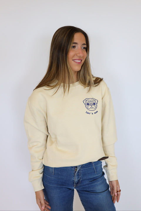 Vista frontal de la sudadera Mascota beige personalizada