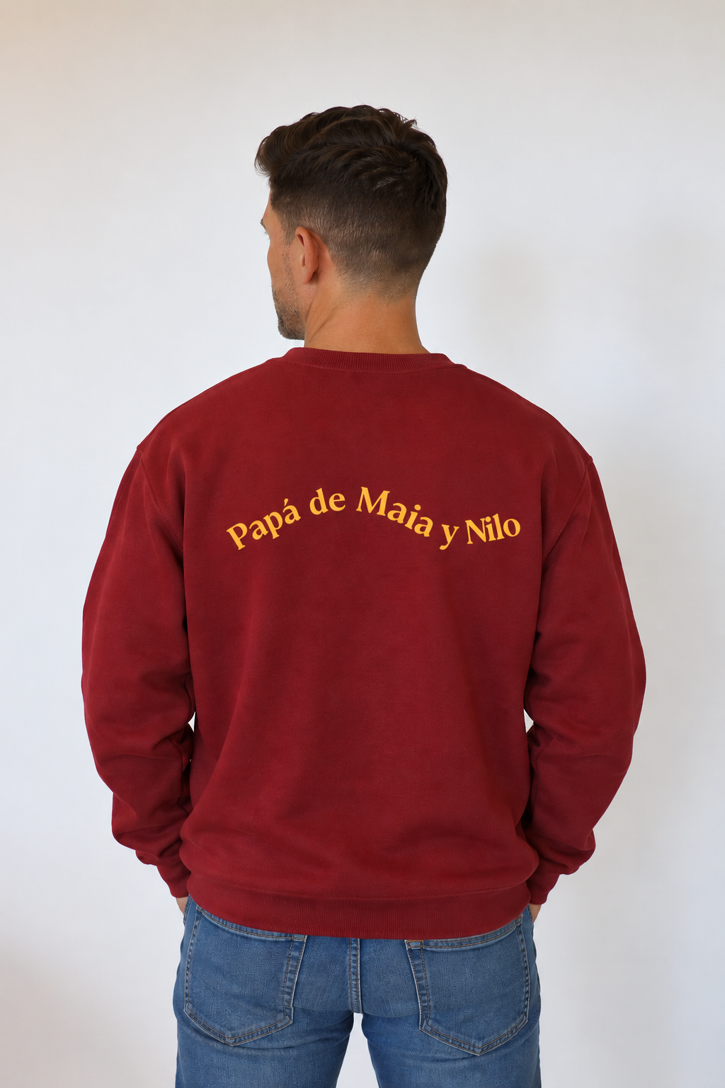 Sudadera Ondas granate con nombres en la espalda
