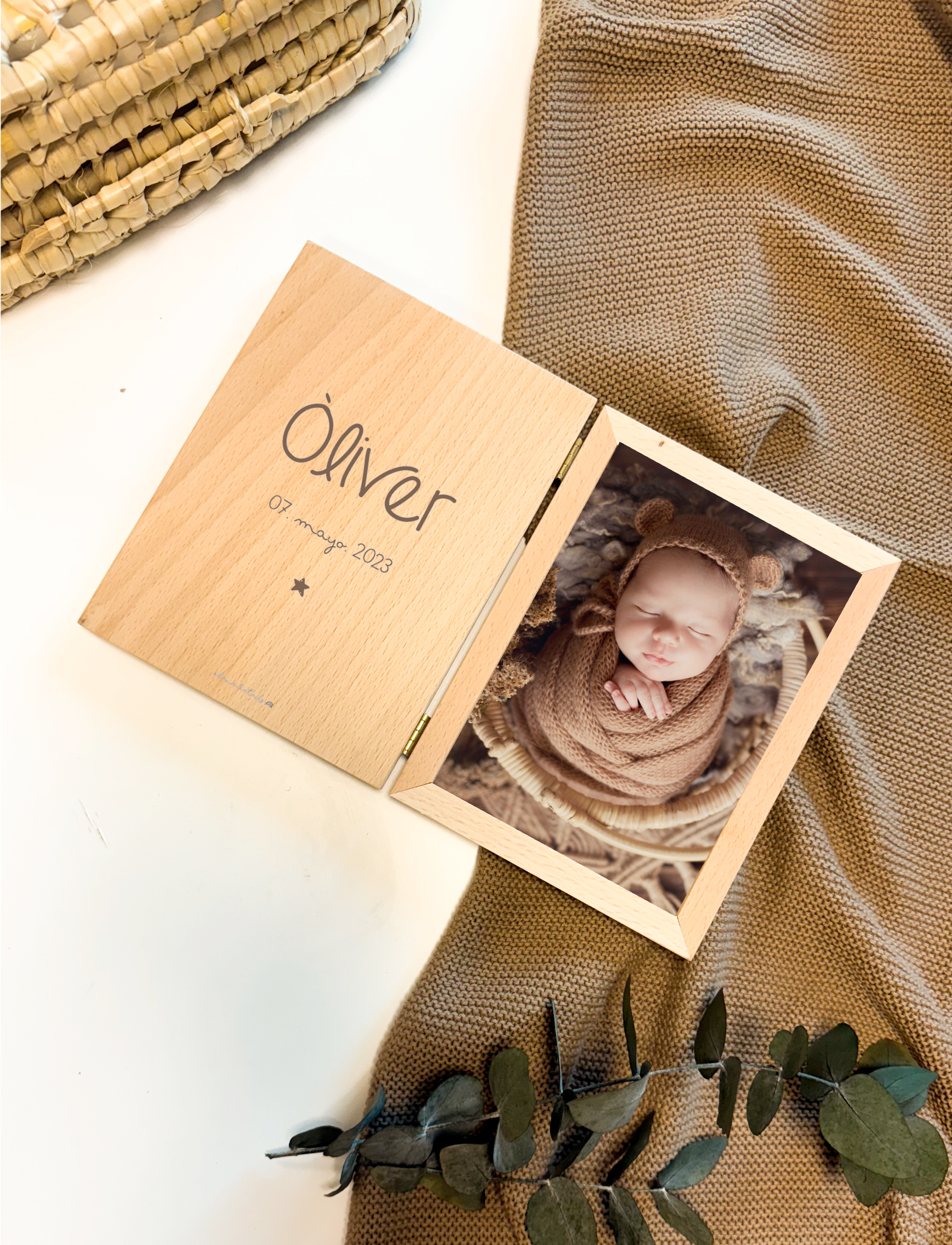 MARCO LIBRO "NEW BORN"