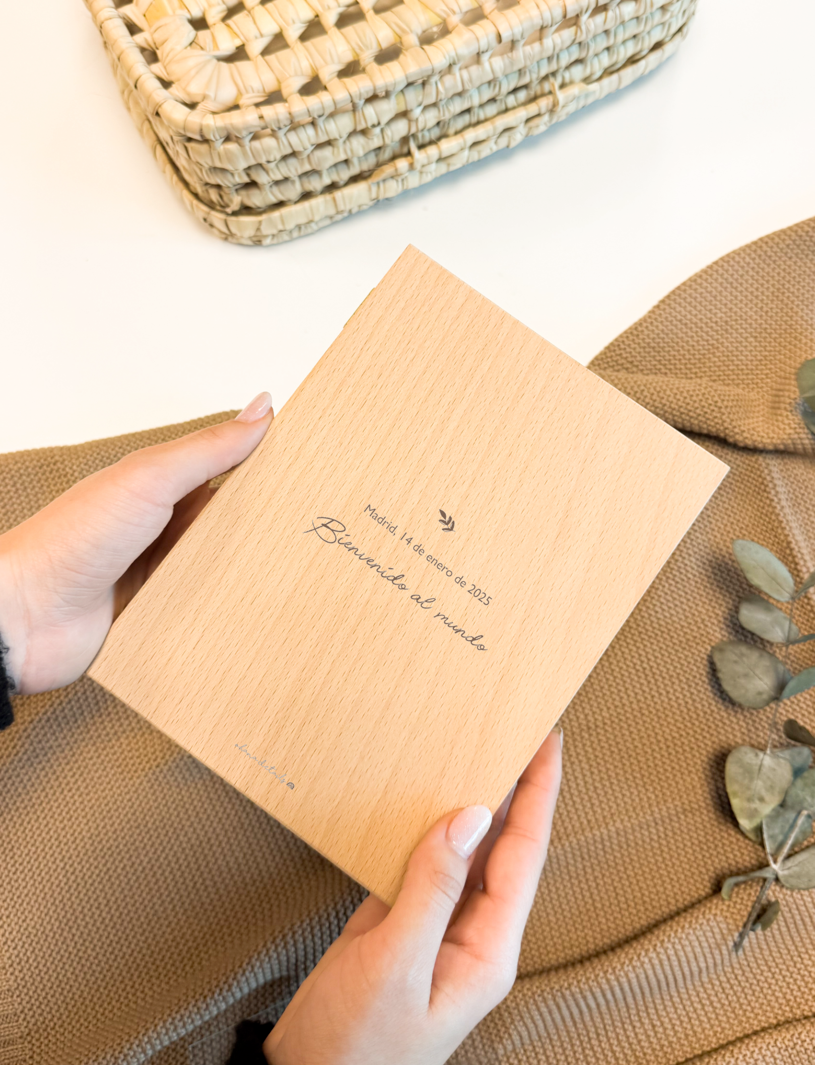 MARCO LIBRO "NEW BORN"