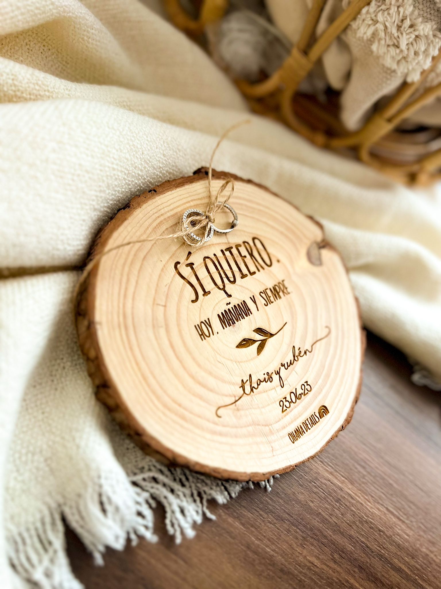 PORTA ALIANZAS MADERA