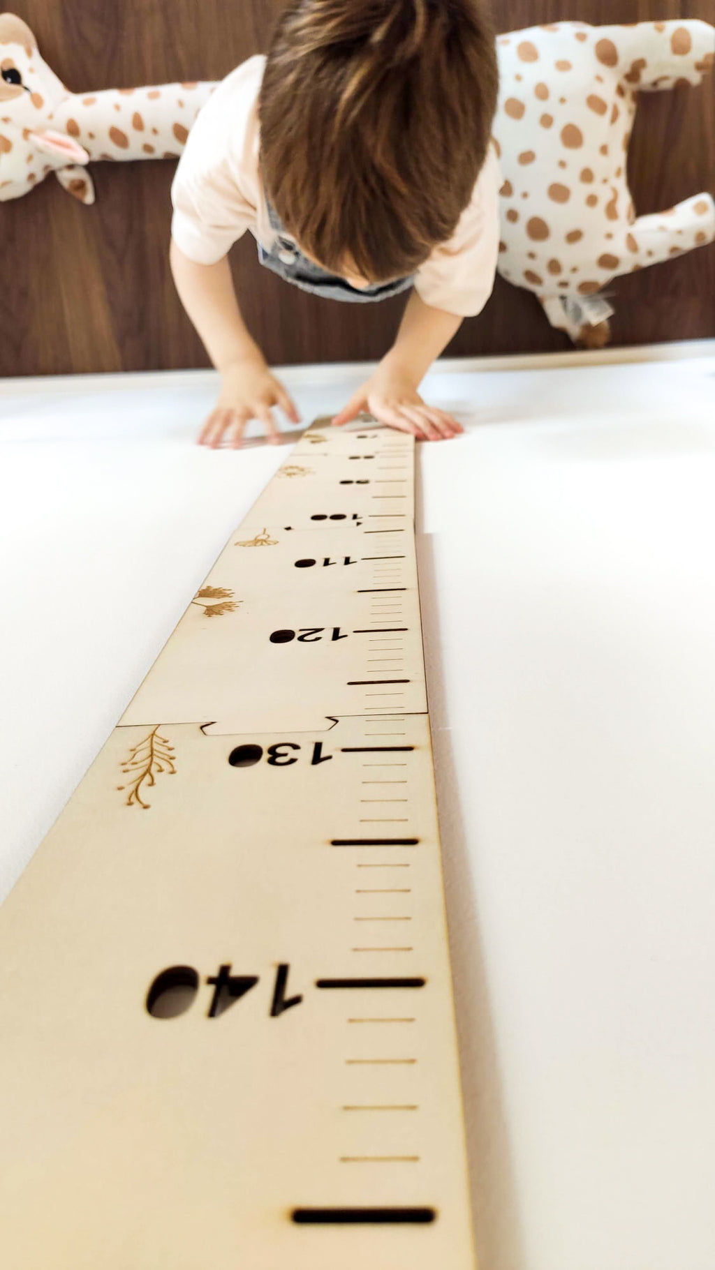 MEDIDOR INFANTIL MADERA