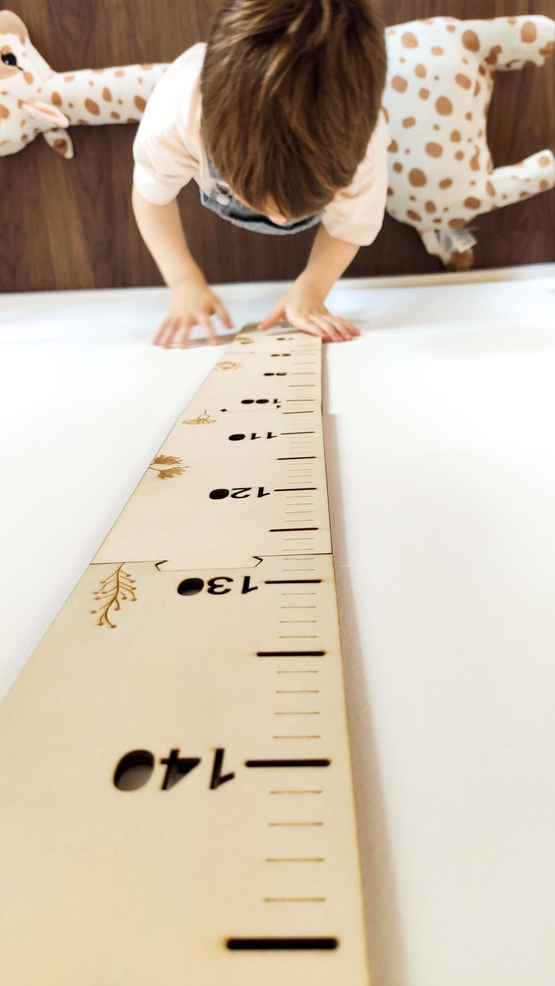 MEDIDOR INFANTIL MADERA